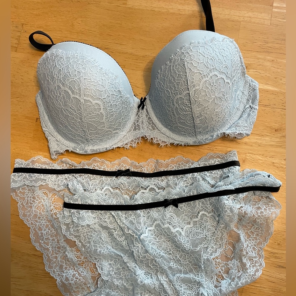 Victoria's Secret Light Blue dream angels lightly lined demi bra